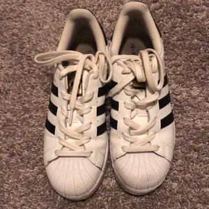 • ADIDAS • Superstar